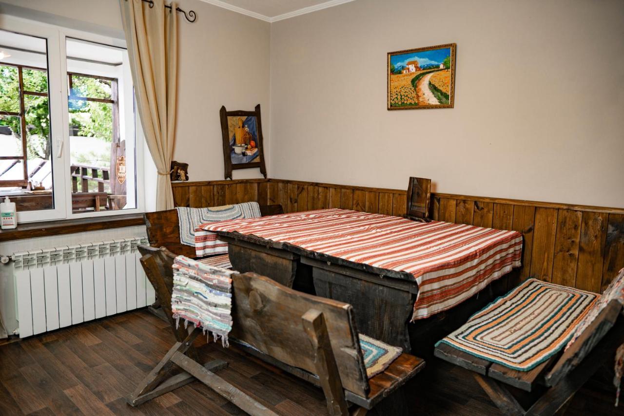Dniprovskiy Dvir Stari Kodaky Exterior photo